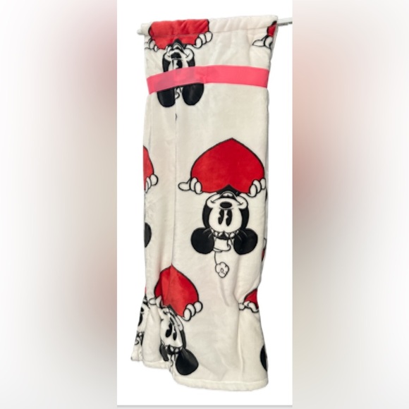 Disney Mickey Retro Valentines Heart Plush Throw NWT - Picture 2 of 4